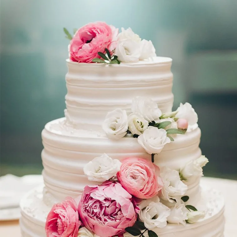 Wedding flower cake
